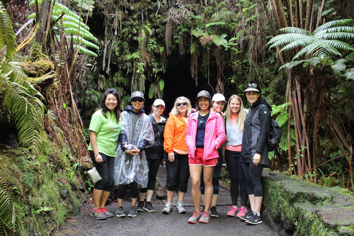Tubo de lava Nāhuku en el parque nacional de los volcanes de Hawaiʻi